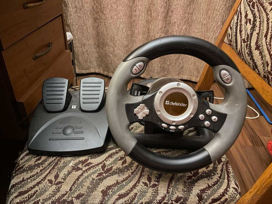 Кермо з педалями