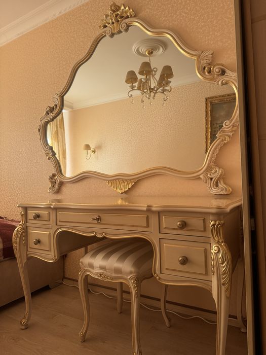 Продам туалетний столик із дзеркалом Angello Capellini (оригінал)