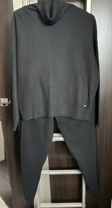 Костюм кашеміровий Guess.