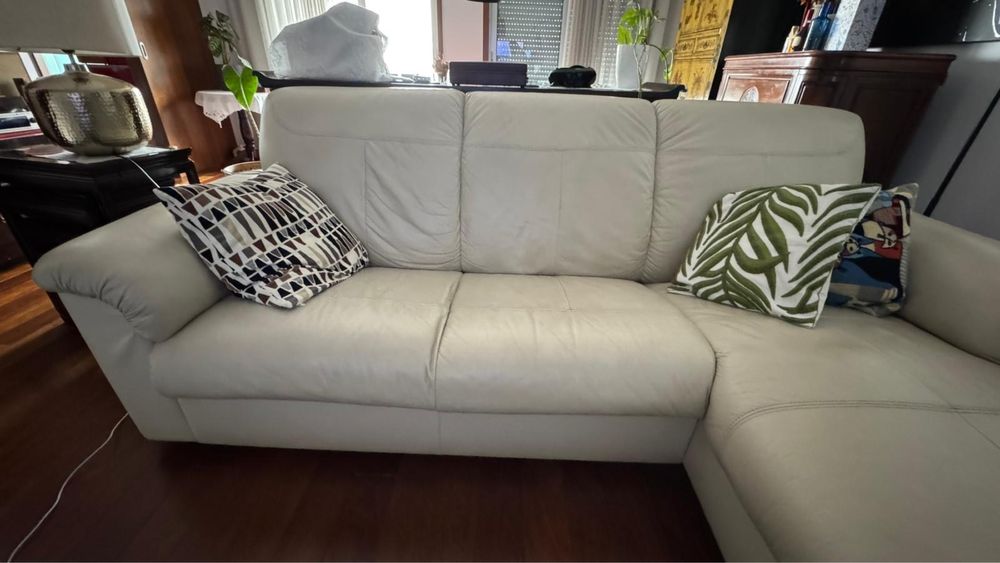 Sofa chaise-longue em pele IKEA