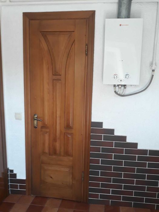 Дерев'яні міжкімнатні двері.