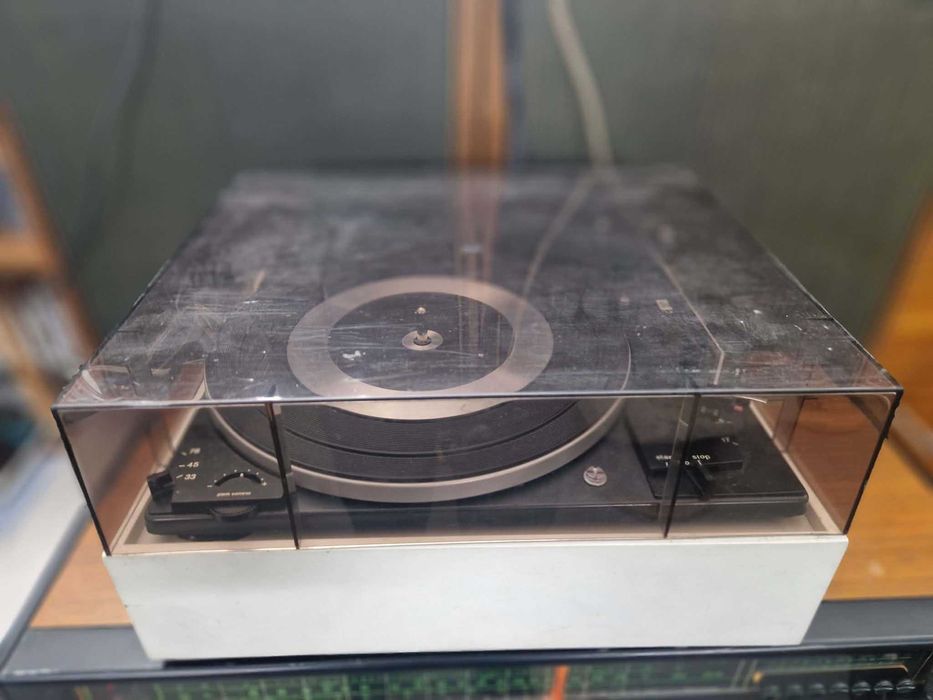 Gramofon DUAL 1210 plus 12 płyt winylowych.