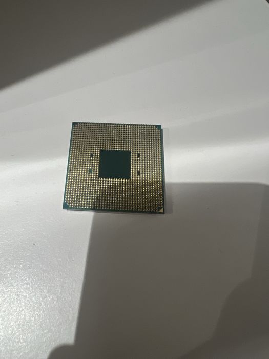Ryzen 3 PRO 3200G + chłodzenie – sprawny