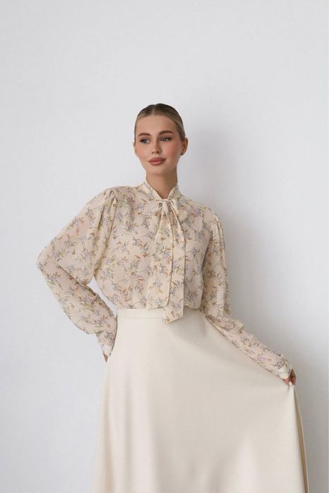 Блуза з бантом з шифону