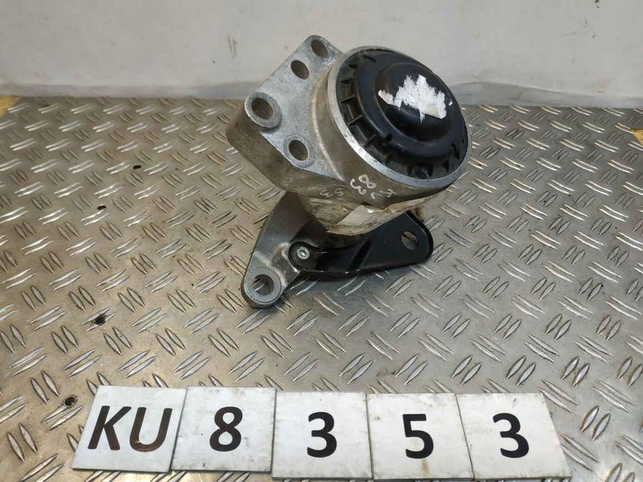 Volvo XC60 17- опора двигуна (подушка) R KU8353 31262708