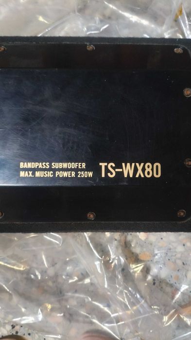 Subwoofer Pioneer para desocupar