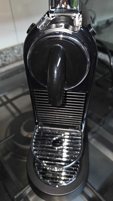 Máquina Nespresso Citz NOVA, nunca usada, ainda com caixa ORIGINAL