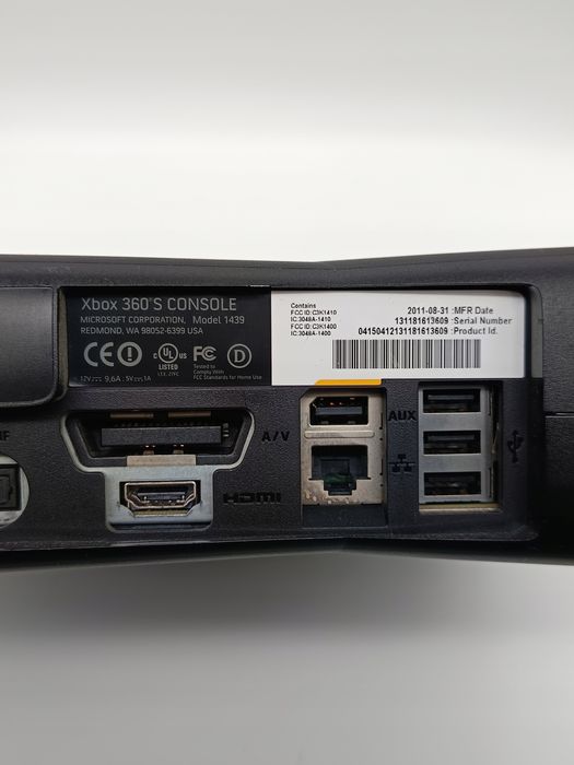 konsola xbox 360 s 250 gb + pad + zestaw gier + sensor kinect