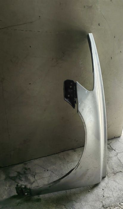 Guarda lamas esquerdo Volvo V50/S40