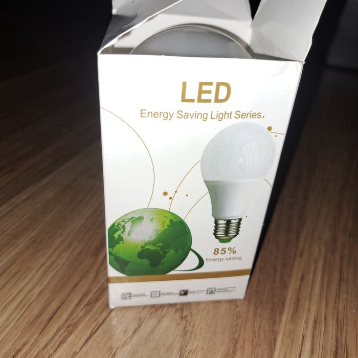 Żarówka LED E27 15W