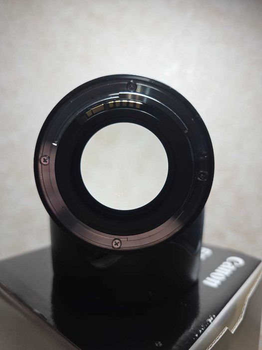 Об'єктив Canon EF 35mm f/1.4L II USM