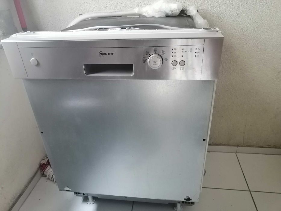 Посудомийна машина NEFF, б/у в гарному стані.