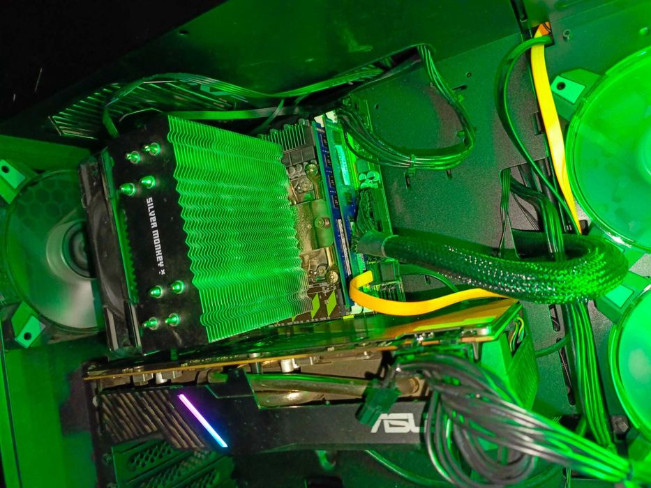 PC Gamer - Intel 16x2.6GHZ/32GB RAM/RX5700 8GB/2xSSD/550W 80 Plus