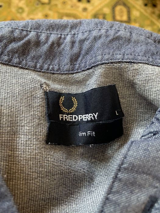 поло Fred Perry.