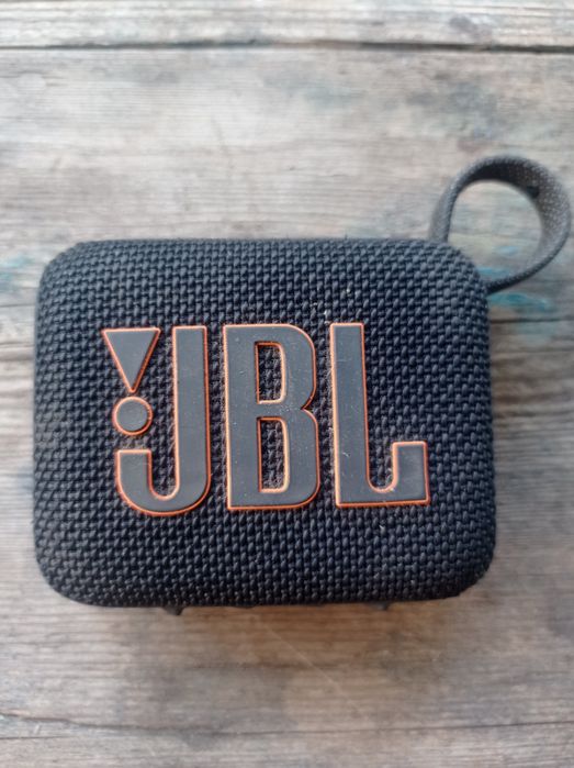 Продам колонку JBL GO4