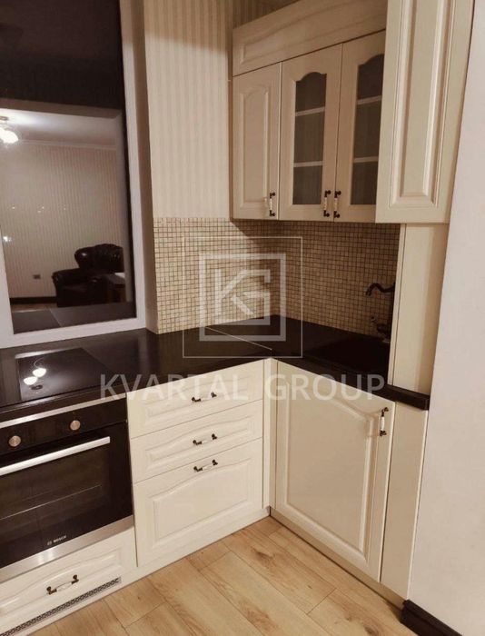 Велика однокімнатна квартира з ремонтом