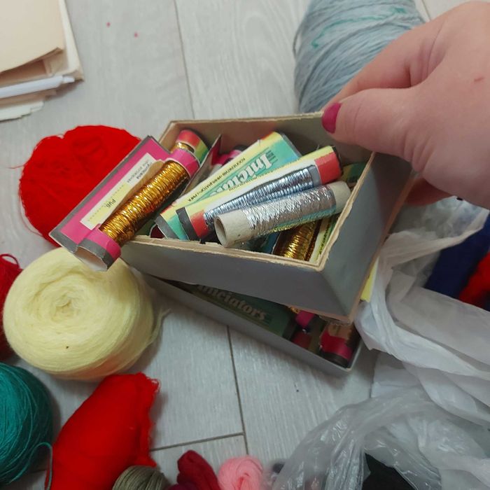 Все для вишивання нитки різні