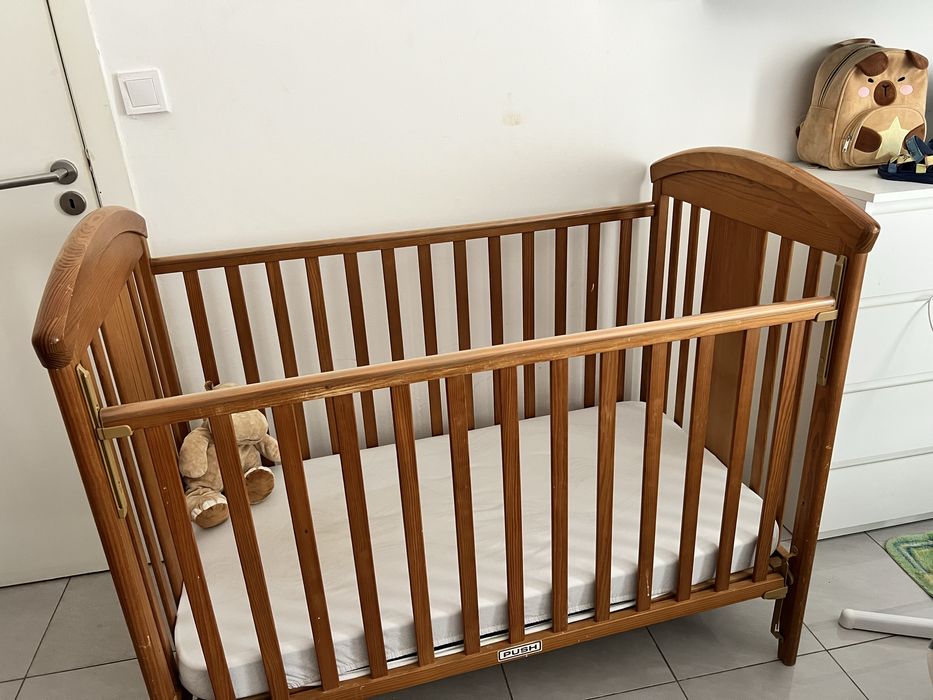 Berço e colchão para bebe