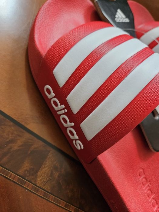 Шлепки, сандалии, сланцы Adidas оригинал, маломерят на пол размера, абсолютно новые.