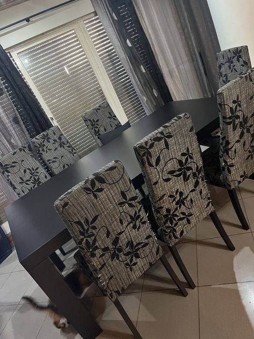 Mesa preta em muito bom estado