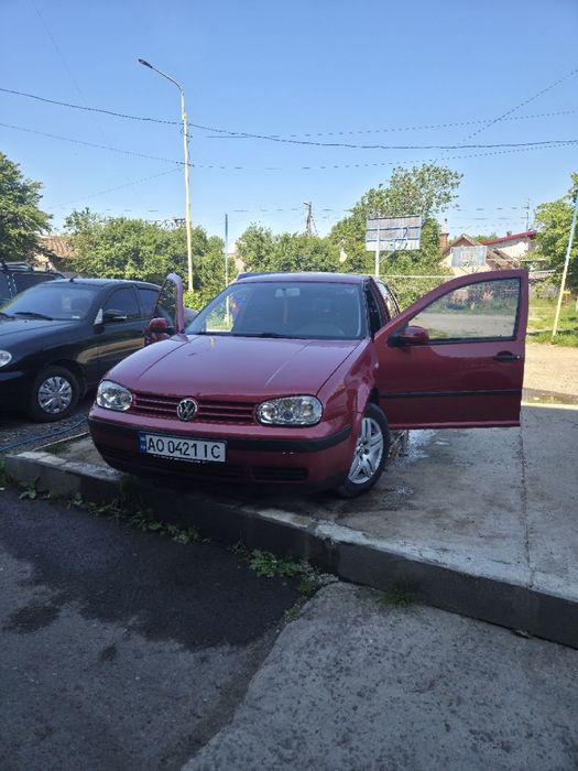 Volkswagen Golf  2001