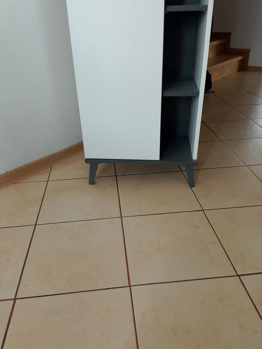 Słupek regał łazienkowy