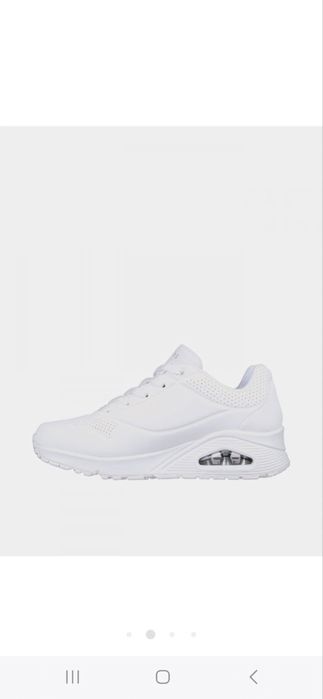 Белые кроссовки Skechers