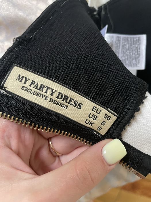 Елегантний італійський костюм із бандажного матеріалу – стан ідеальний