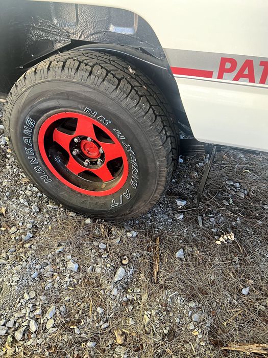 Jeep Nissan Patrol