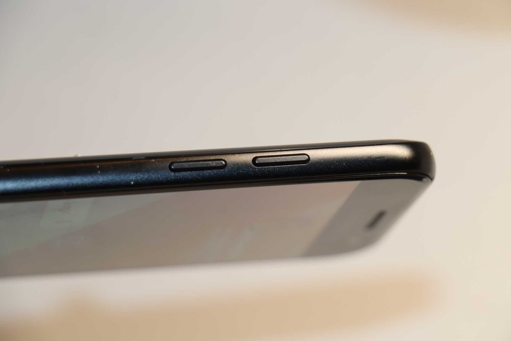 Samsung Galaxy A3 2017 SM-A320F 16Gb Black! гарний стан!