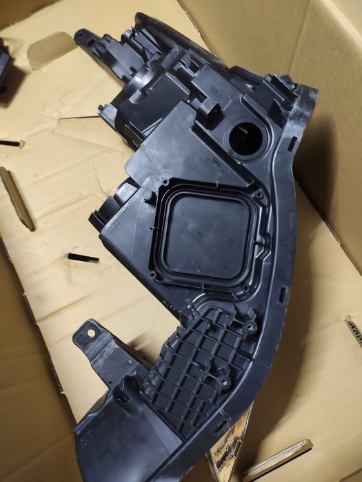 Ótica / vidro Nissan leaf ZE1 2018+