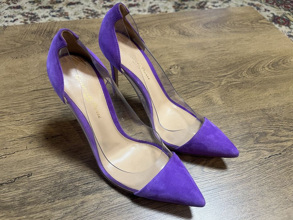 Жіночі туфлі човники Gianvito Rossi