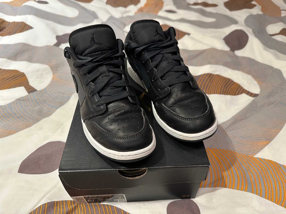 Buty Nike Air Jordan 1 Low SE "Black Elephant" (GS) r.39