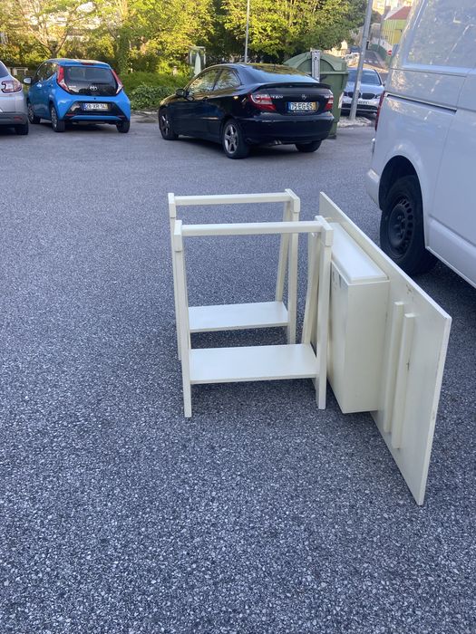 Mesa branca desmontavel multiusos