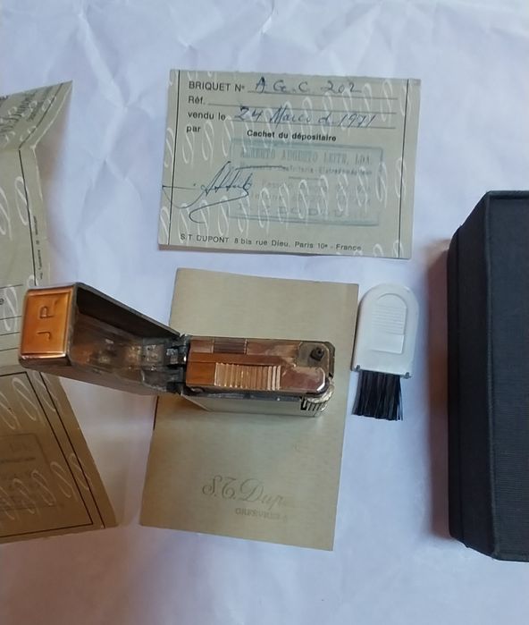 Isqueiro antigo Dupont modelo pequeno