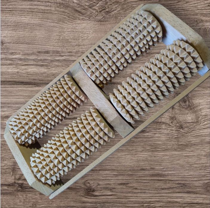 Деревянный массажер для ног [бук]