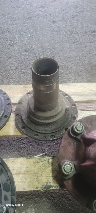 Ступица КАМАЗ 4310 колеса УРАЛ ЗИЛ ГАЗ Гайки, шайбы, подшипники ступиц