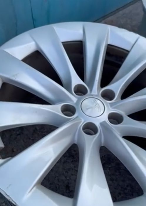 Продам диски Tesla Model X R20