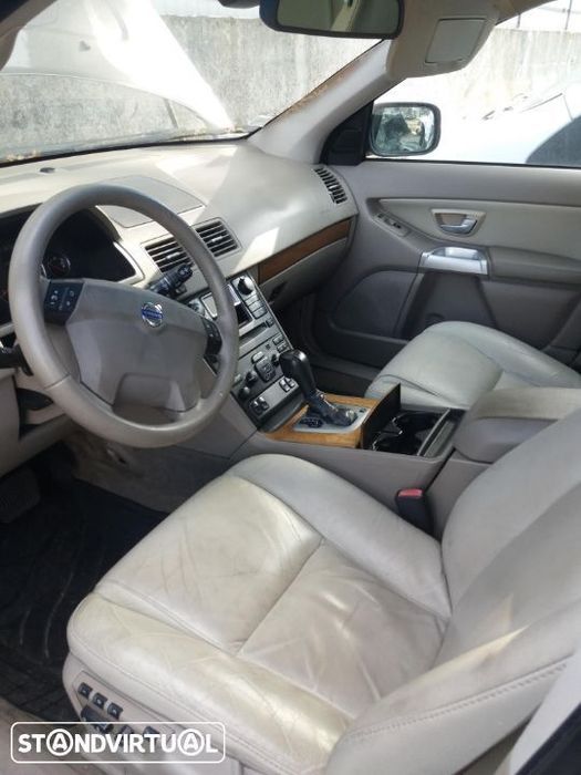 Volvo XC 90 D5 AWD de 2005 para peças