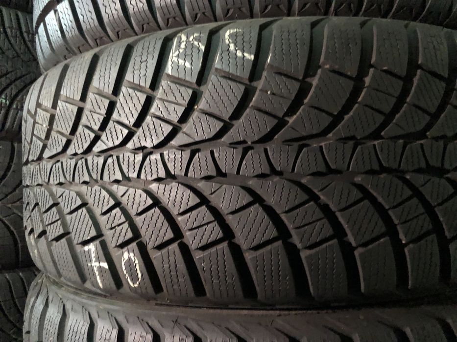Шини 245/45 18 Kumho wintercraft rsc пара