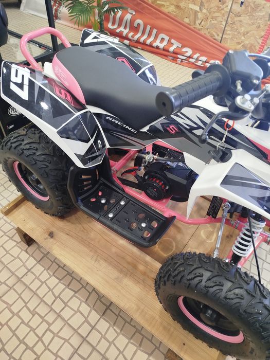 Moto 4 criança nova