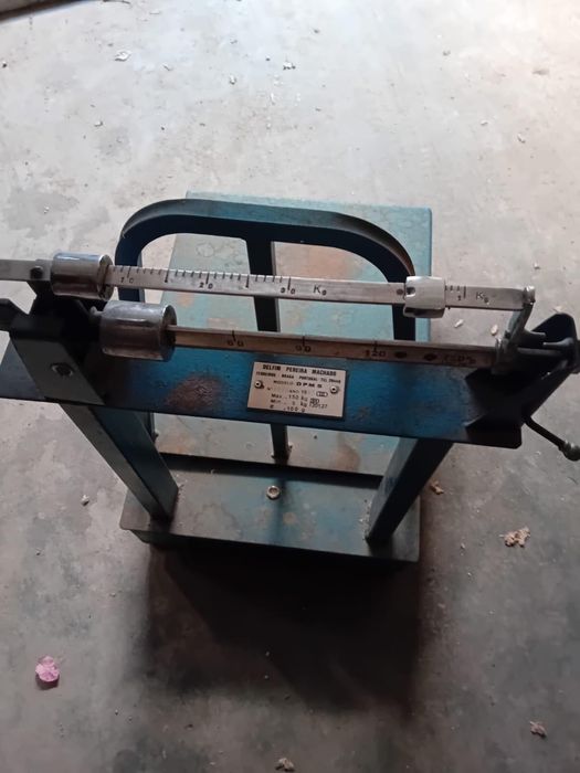 Balança antiga / até 150kg