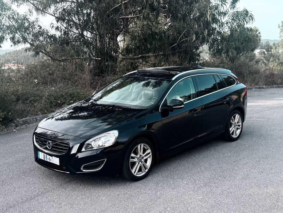 VOLVO V60  Summum Todos Extras