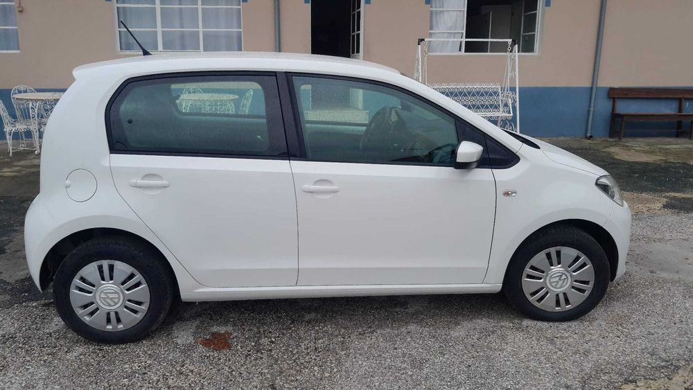 VW UP, 1.0 gasolina 2014