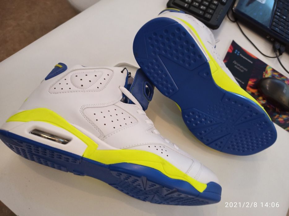 Кроссовки высокие, размер 42