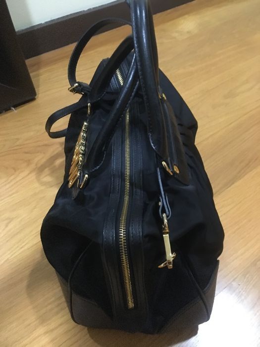 Mala preta Moschino (original)