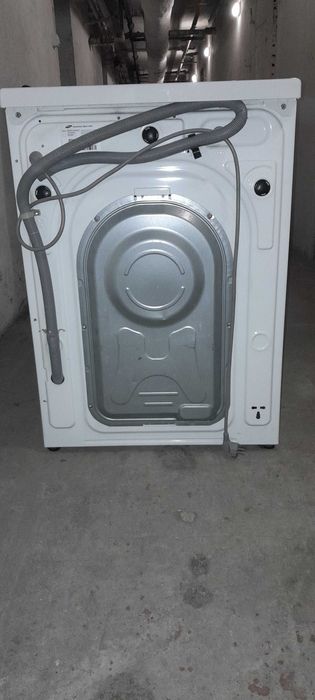 Sprzedam używaną pralkę Samsung WF60F4E0W2W