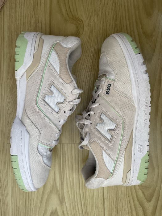 New Balance 550.