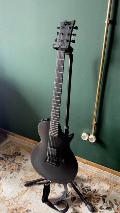 Guitarra ESP Black Metal