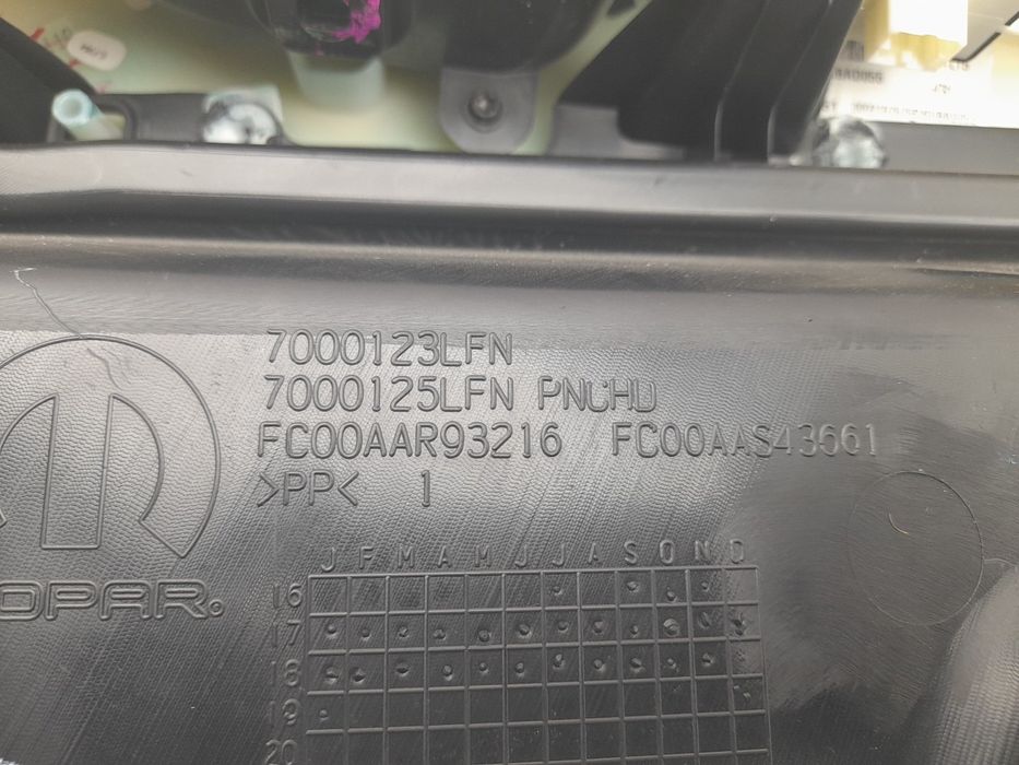 Forra porta / quartela trás direita JEEP Compass (MP, M6)